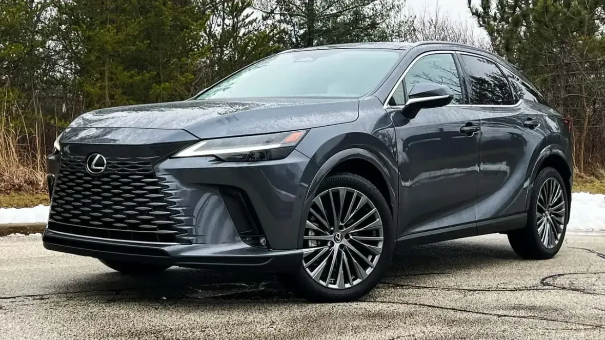 2025 Lexus RX: Suptilni luksuz u pravom smislu reči Polovni automobili, polovan auto, prodajem auto na sajtu za polovne automobile prodajemauto.rs