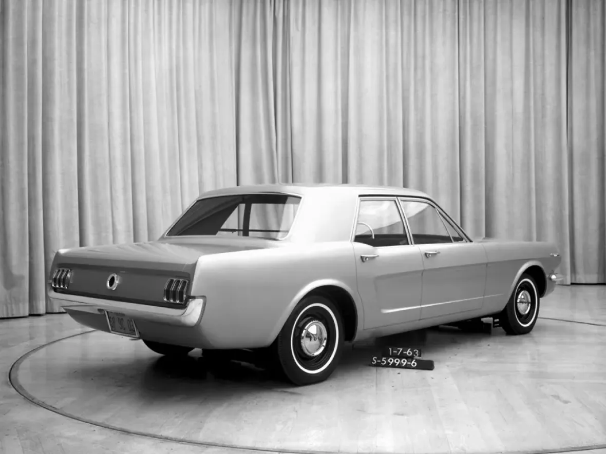 Ford Mustang sa četvoro vrata: Da li će se zvati Mach 4? Polovni automobili, polovan auto, prodajem auto na sajtu za polovne automobile prodajemauto.rs