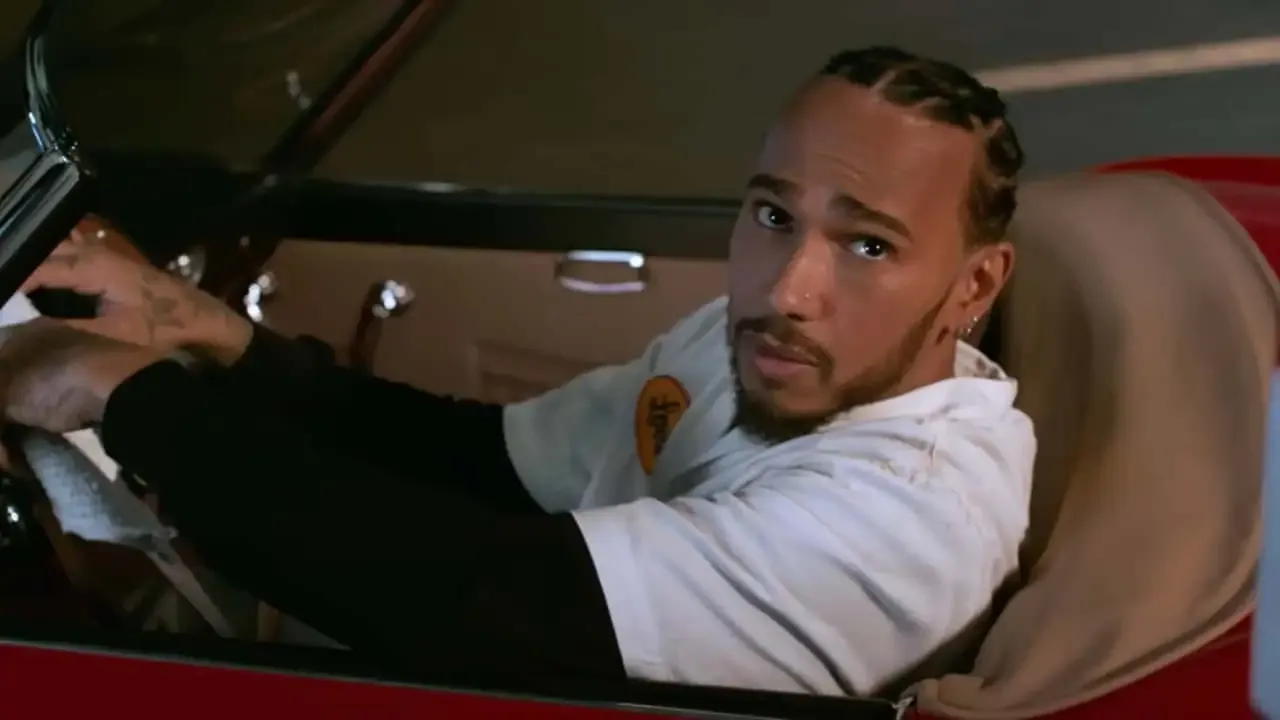 Pogledajte Lewise Hamiltona kako uživa u slobodnom danu, Ferris Bueller stilom Polovni automobili, polovan auto, prodajem auto na sajtu za polovne automobile prodajemauto.rs