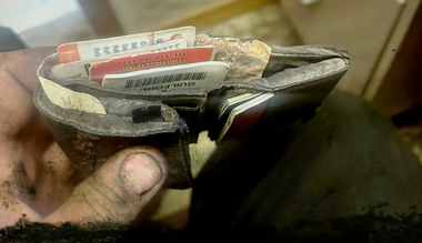 Radnik u Fordovoj tvornici na traci izgubio novčanik - mehaničar ga našao posle 11 godina Prodajem Auto