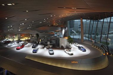 BMW Welt – futurističko srce BMW brenda u Minhenu Prodajem Auto