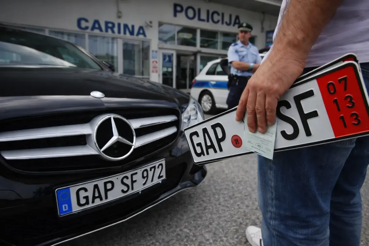 Kupujete polovan automobil iz inostranstva? Evo kako da izbegnete najčešće zamke Prodajem Auto