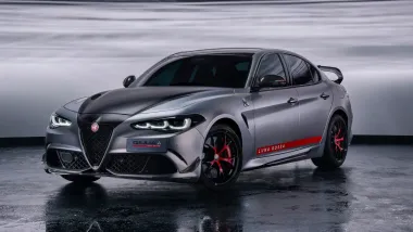 Alfa Giulia Quadrifoglio Luna Rossa: Italijanski super-sedan za kolekcionare CarNow365