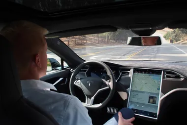 Tesla ukida kupovinu FSD-a: autonomna vožnja sada samo uz mesečnu pretplatu CarNow365