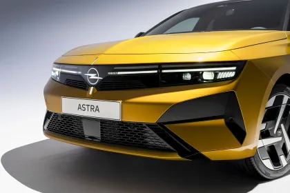 Opel Intelli-Lux HD farovi Prodajem Auto