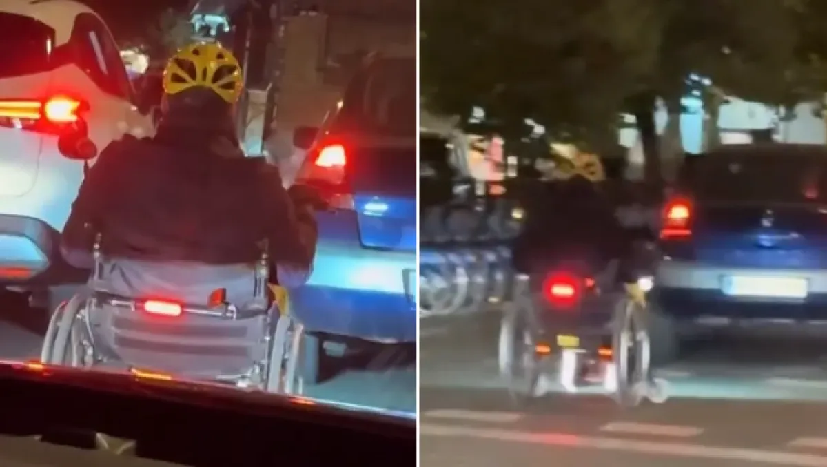 Nadrealna scena u Madridu: dostavljač Glovo vozi ulice u invalidskim kolicima Prodajem Auto