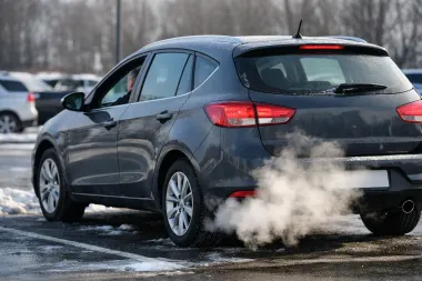 Dugotrajan rad motora u praznom hodu ipak ima posledice: Evo koliko dugo automobil sme da radi u „leru“ Prodajem Auto