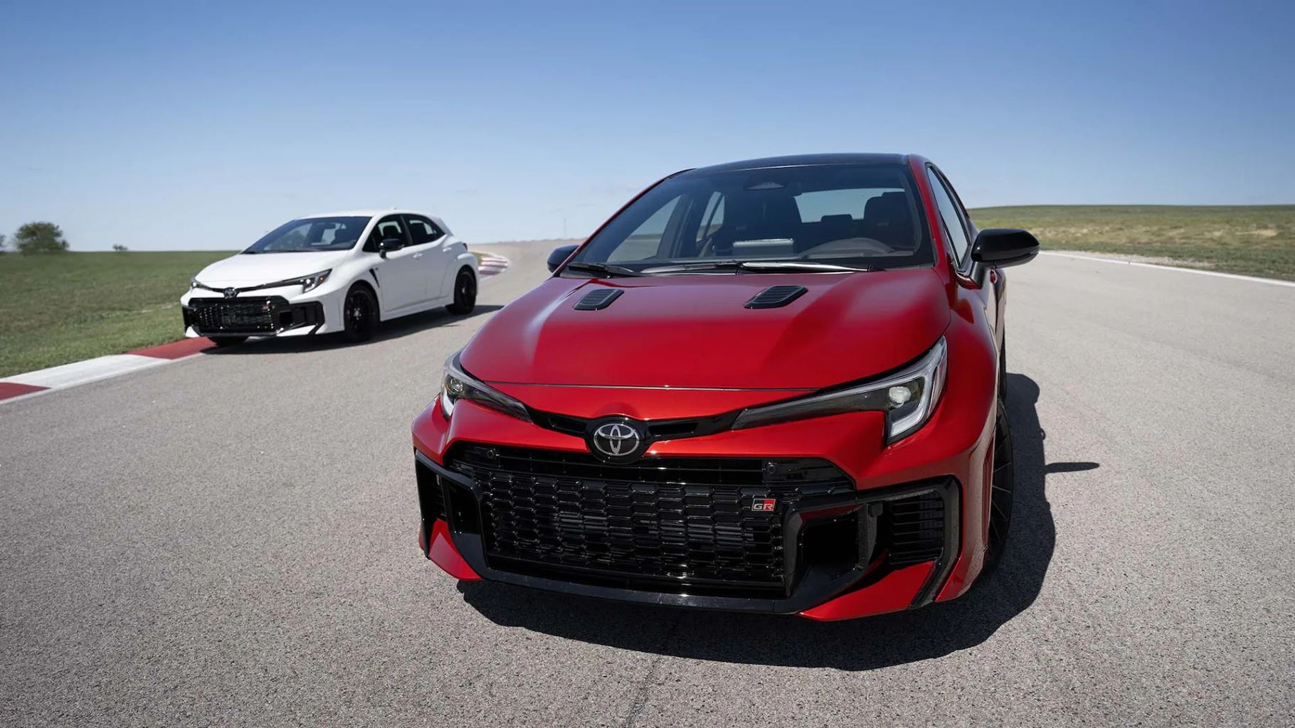 Prva vožnja Toyota GR Corolla 8DAT iz 2025: Popularni hot hatch Polovni automobili, polovan auto, prodajem auto na sajtu za polovne automobile prodajemauto.rs
