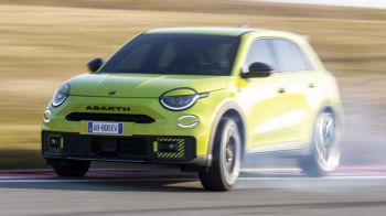 Abarth 600e: Revolucionarni Crossover sa Škorpionovim Pečatom Polovni automobili, polovan auto, prodajem auto na sajtu za polovne automobile prodajemauto.rs