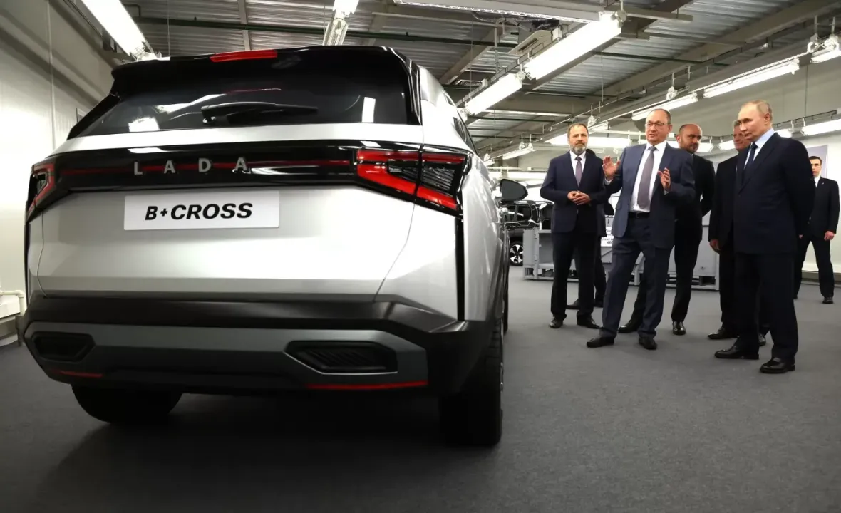 AvtoVAZ predstavio Putinu buduće novitete Polovni automobili, polovan auto, prodajem auto na sajtu za polovne automobile prodajemauto.rs