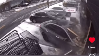 Video: Zašto Uvek Treba Voziti Oprezno na Snegu Polovni automobili, polovan auto, prodajem auto na sajtu za polovne automobile prodajemauto.rs
