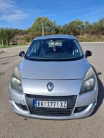 Renault Scenic 1.5 dci 2009 god. Dizel 4000 € Prodajem Auto