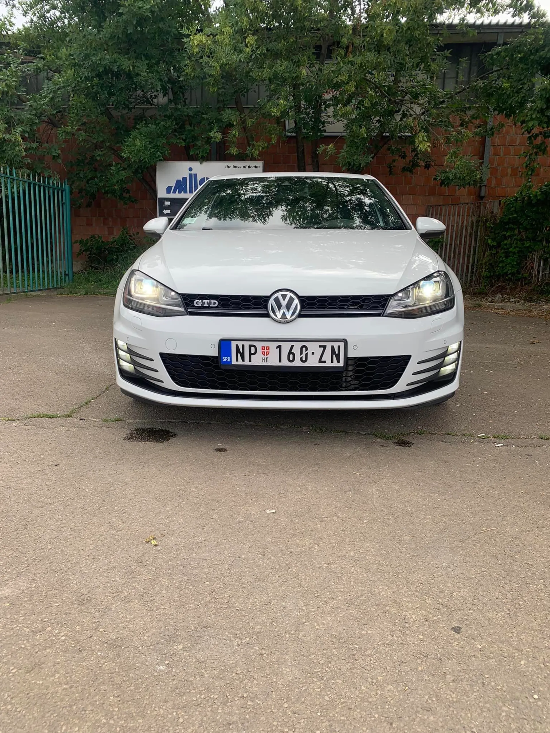Volkswagen Golf Volkswagen Golf 7 2.0TDI GTD 13.300 € Dizel, 2013 god. Polovni automobili, polovan auto, prodajem auto na sajtu za polovne automobile prodajemauto.rs