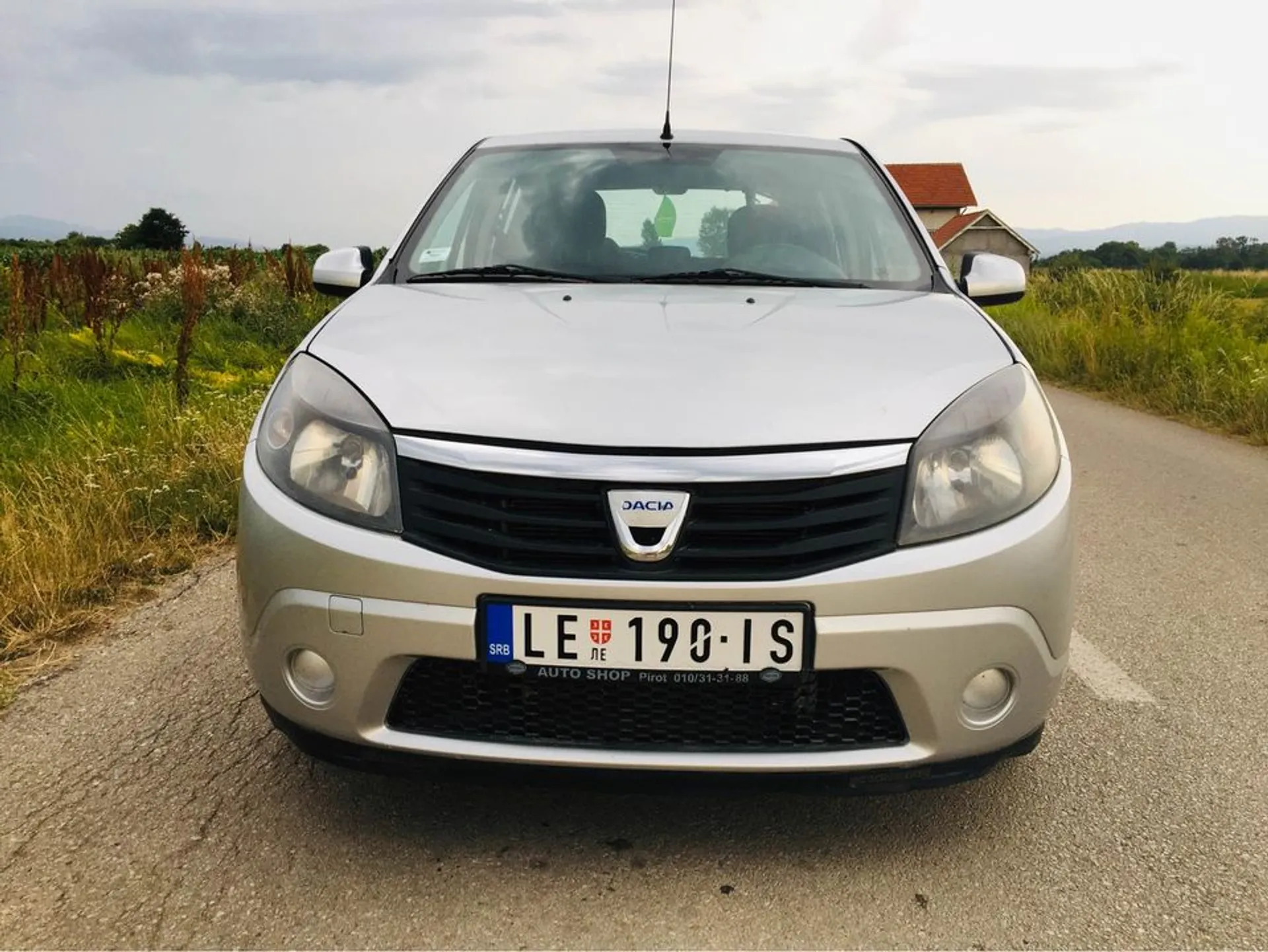 Dacia Sandero Reg/06/2025 2010 2.950 € Benzin + Gas (TNG), 2010 god. Polovni automobili, polovan auto, prodajem auto na sajtu za polovne automobile prodajemauto.rs