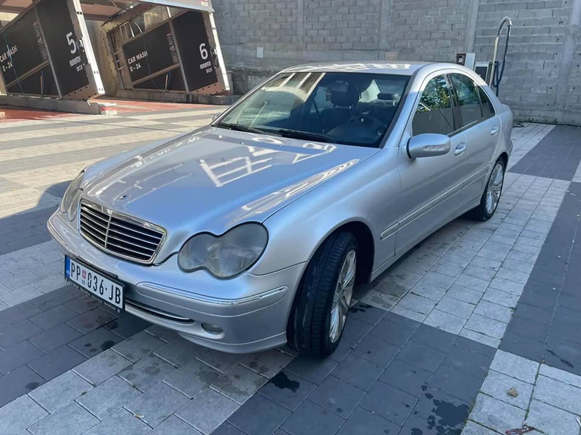 Mercedes-Benz C class 220 Dobar 2.600 € Dizel, 2004 god. Polovni automobili, polovan auto, prodajem auto na sajtu za polovne automobile prodajemauto.rs