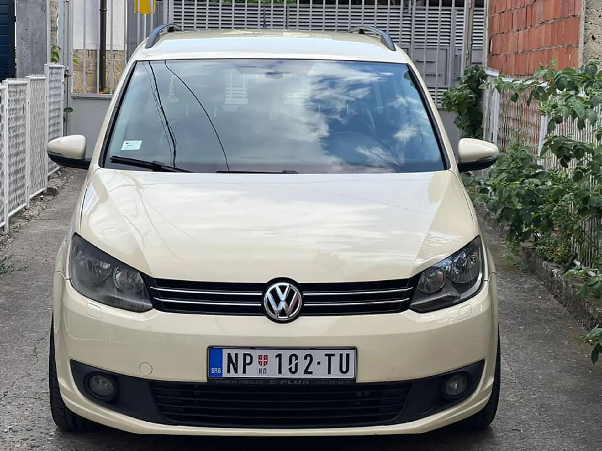 Volkswagen Touran T O P 7.700 € Dizel, 2014 god. Polovni automobili, polovan auto, prodajem auto na sajtu za polovne automobile prodajemauto.rs