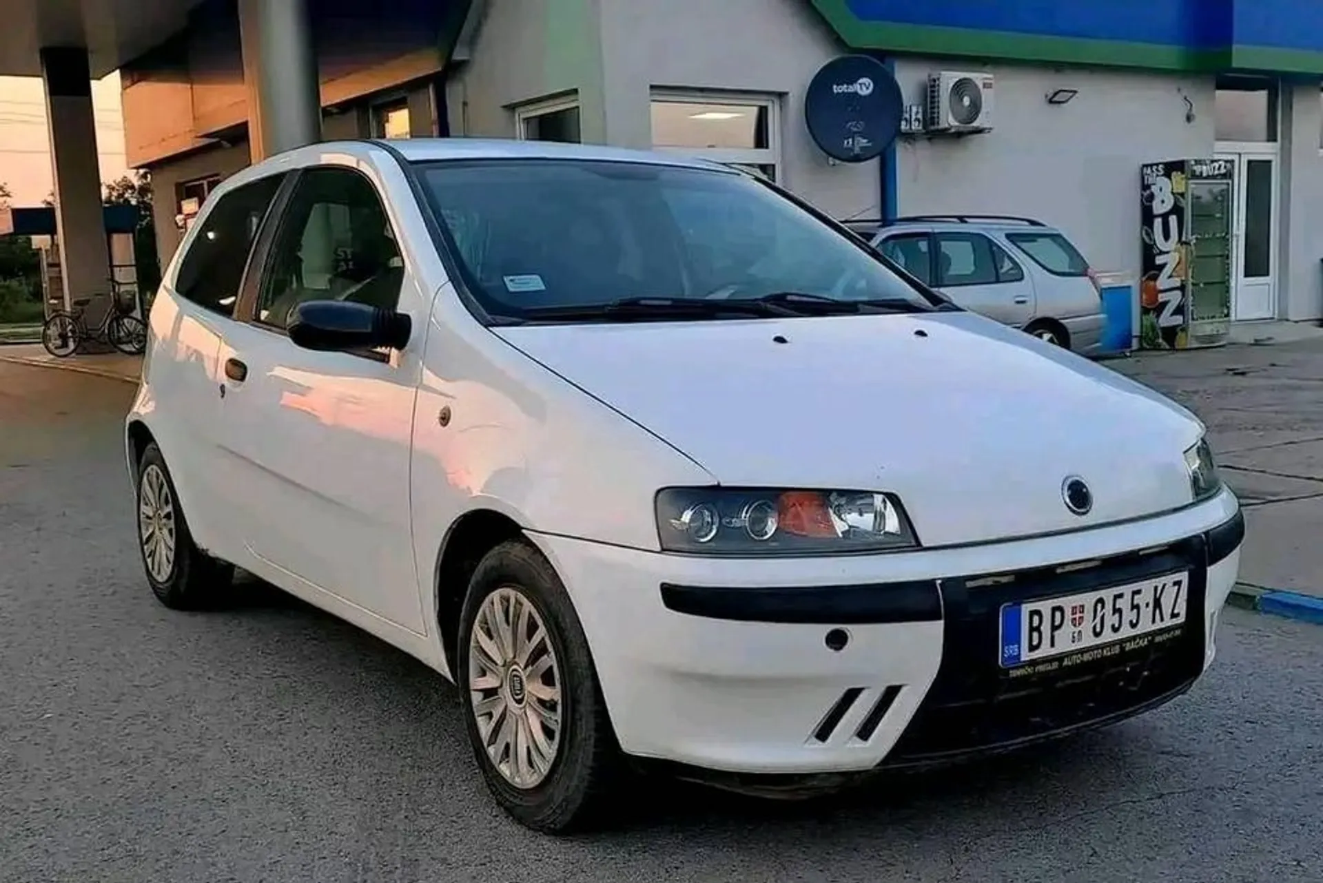 Fiat Punto 1.9d 600 € Dizel, 2001 god. Polovni automobili, polovan auto, prodajem auto na sajtu za polovne automobile prodajemauto.rs