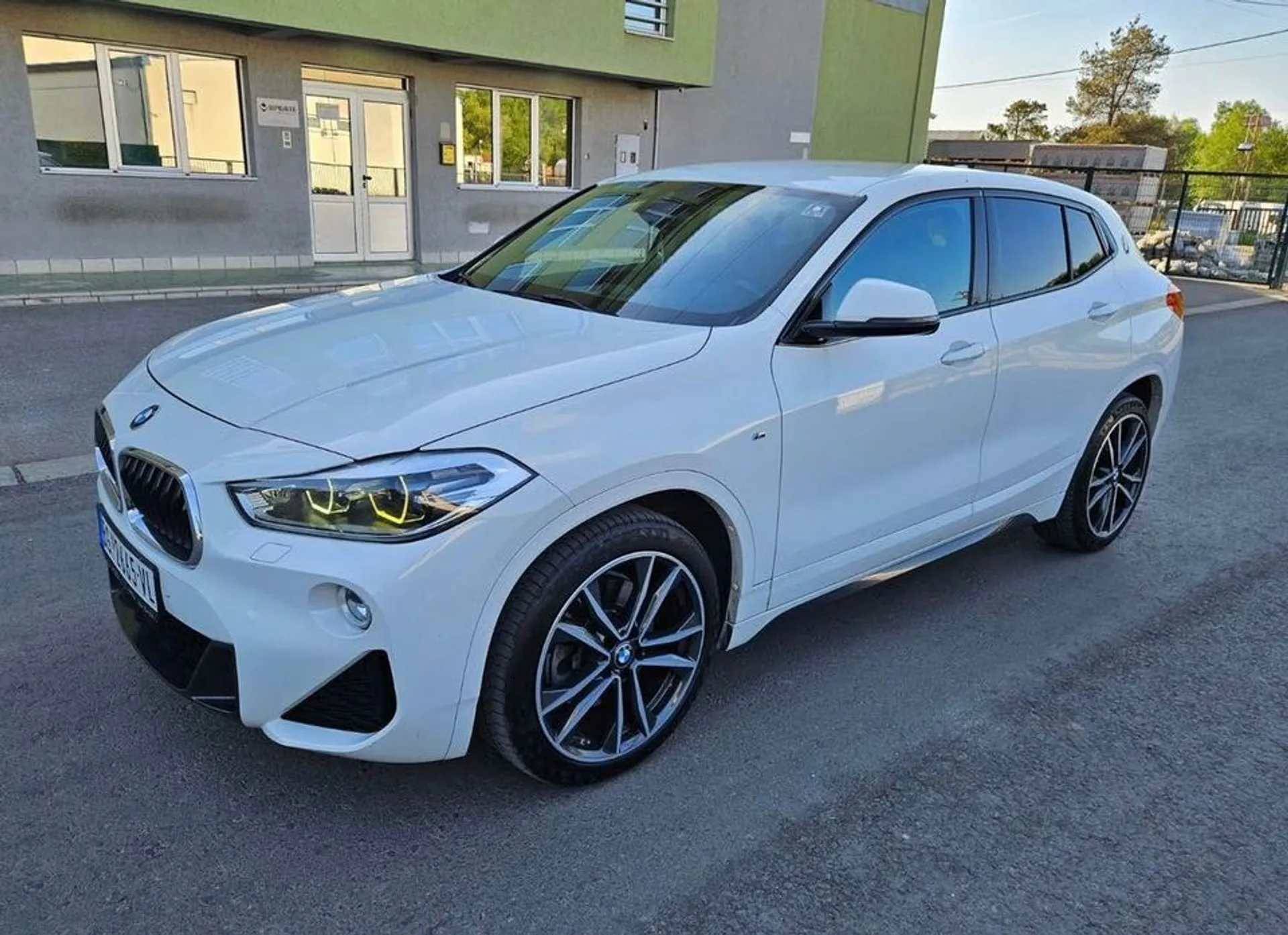 BMW X2 2.0i M paket 26.500 € Benzin, 2018 god. Polovni automobili, polovan auto, prodajem auto na sajtu za polovne automobile prodajemauto.rs