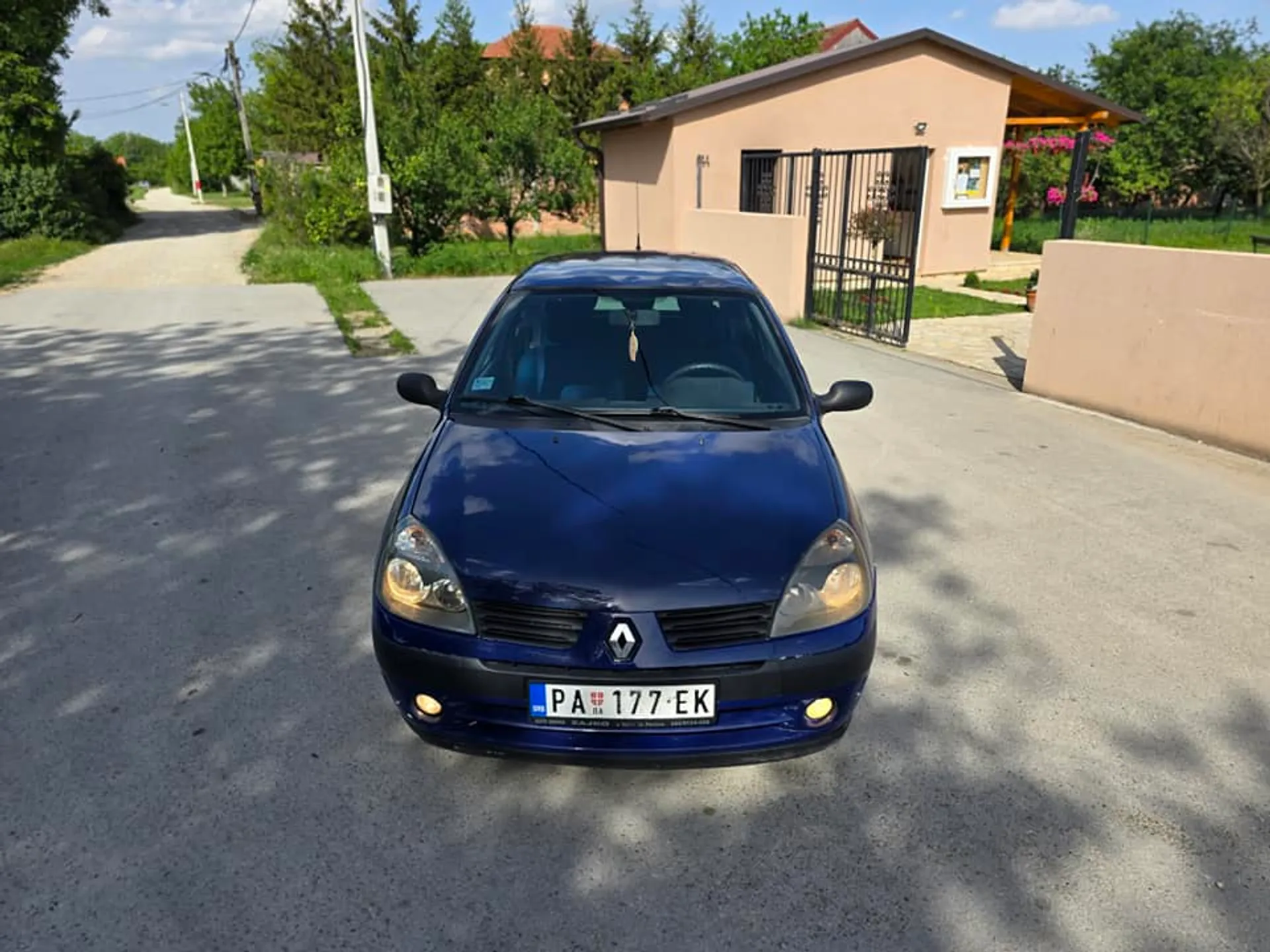 Renault Clio malo km 1.660 € Benzin, 2003 god. Polovni automobili, polovan auto, prodajem auto na sajtu za polovne automobile prodajemauto.rs