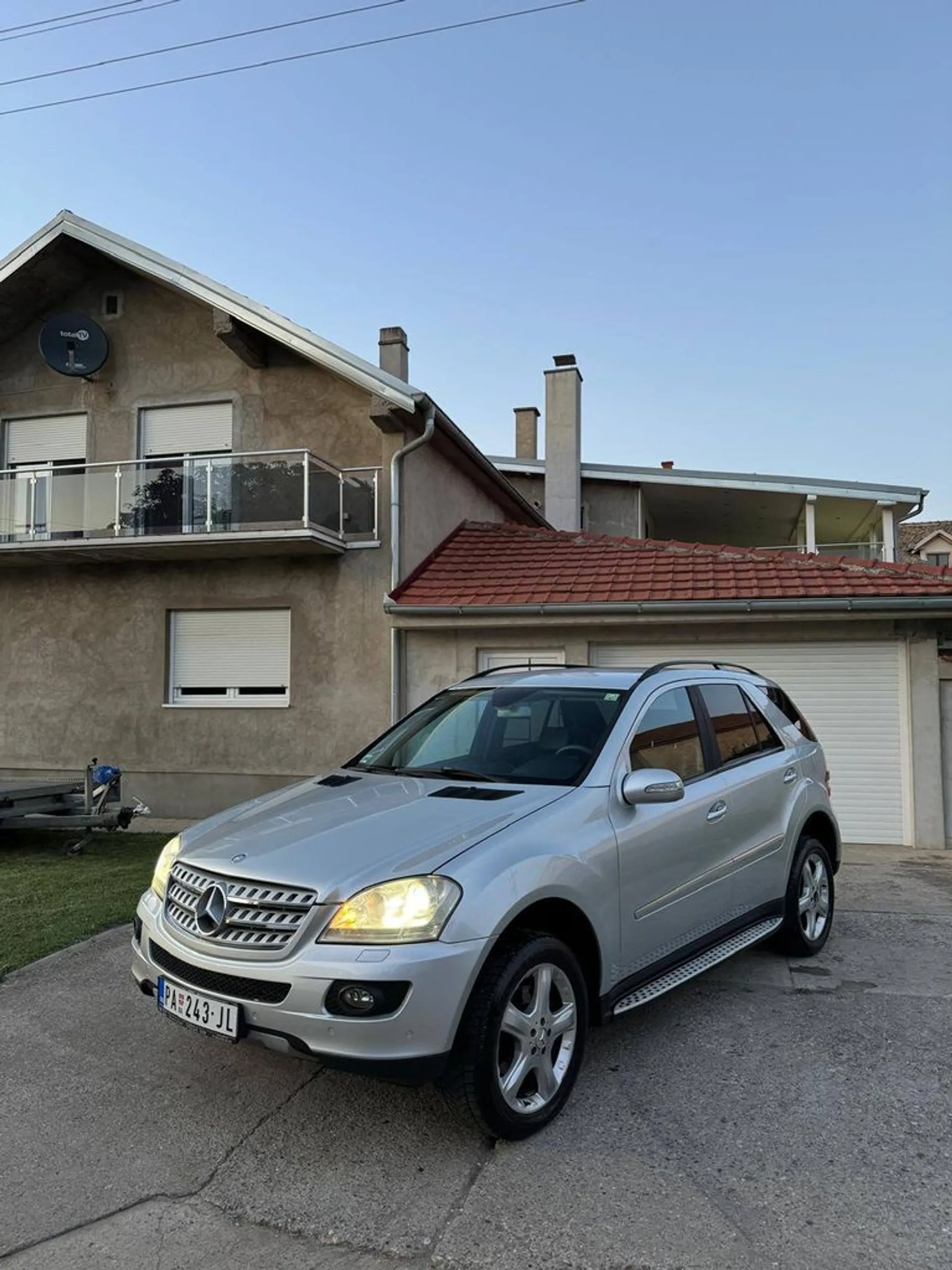 Mercedes-Benz ML class 280 CDI U odlicnom stanju, bez ulaganja. 9.500 € Dizel, 2007 god. Polovni automobili, polovan auto, prodajem auto na sajtu za polovne automobile prodajemauto.rs