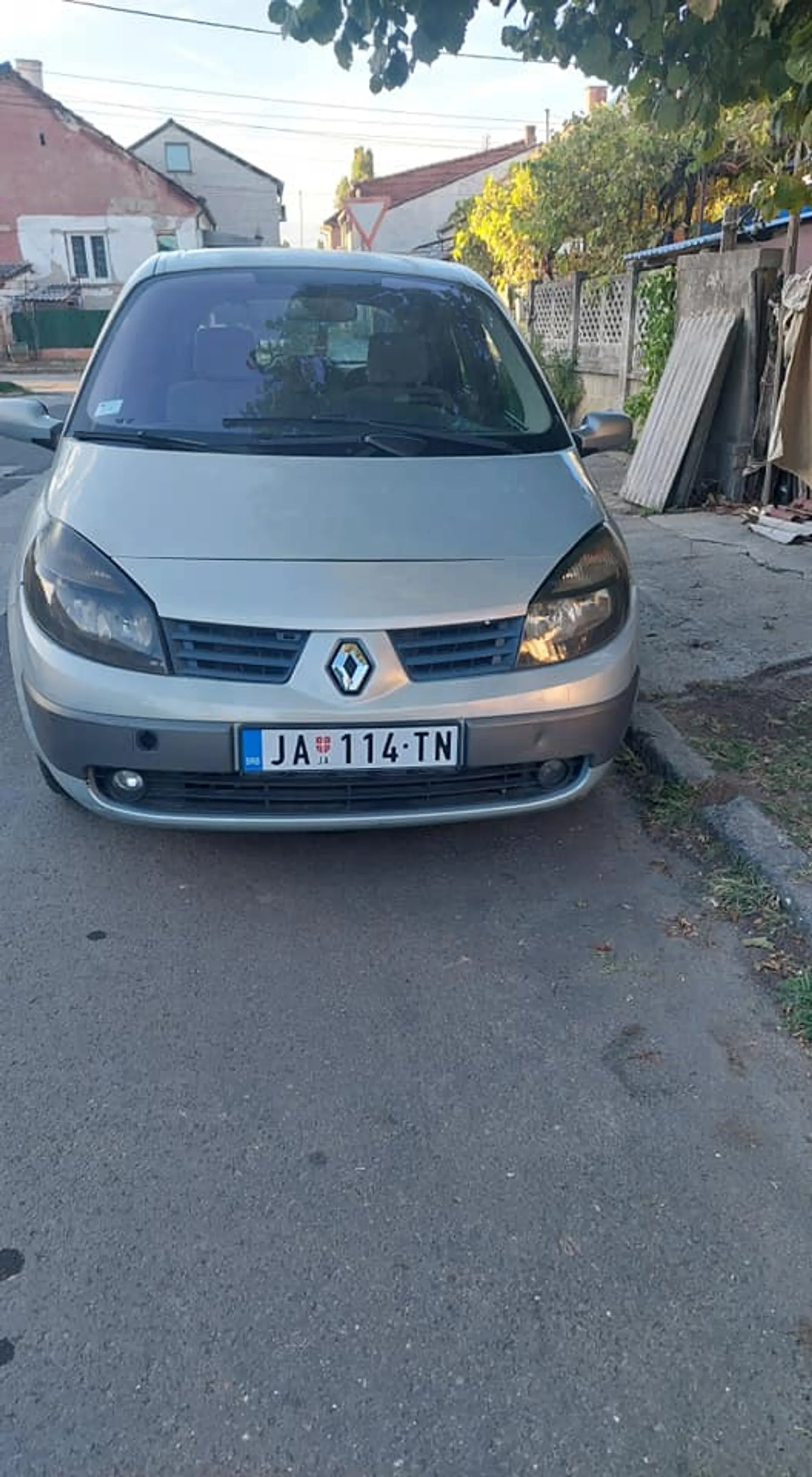 Renault Scenic 1.500 € Dizel, 2004 god. Polovni automobili, polovan auto, prodajem auto na sajtu za polovne automobile prodajemauto.rs