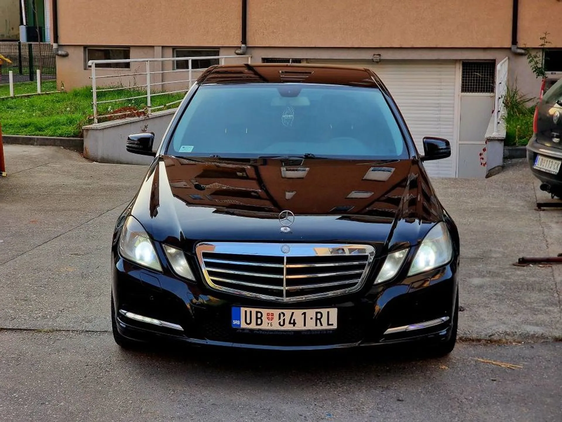 Mercedes-Benz E 200 7G TRONIC 11.999 € Dizel, 2012 god. Polovni automobili, polovan auto, prodajem auto na sajtu za polovne automobile prodajemauto.rs