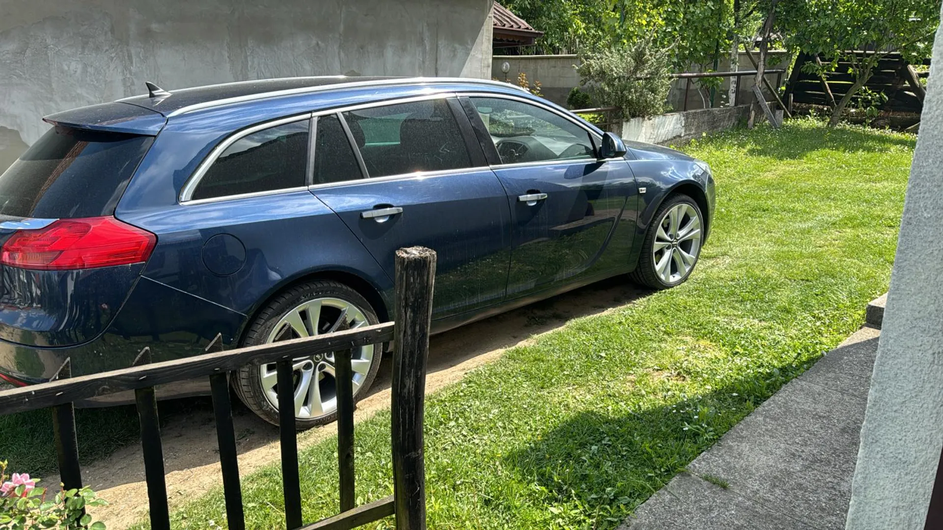 Opel Insignia 2.0 BITURBO CDTI COSMO 4x4 ST S/S 143 kw (194 ks) 8.000 € Dizel, 2012 god. Polovni automobili, polovan auto, prodajem auto na sajtu za polovne automobile prodajemauto.rs