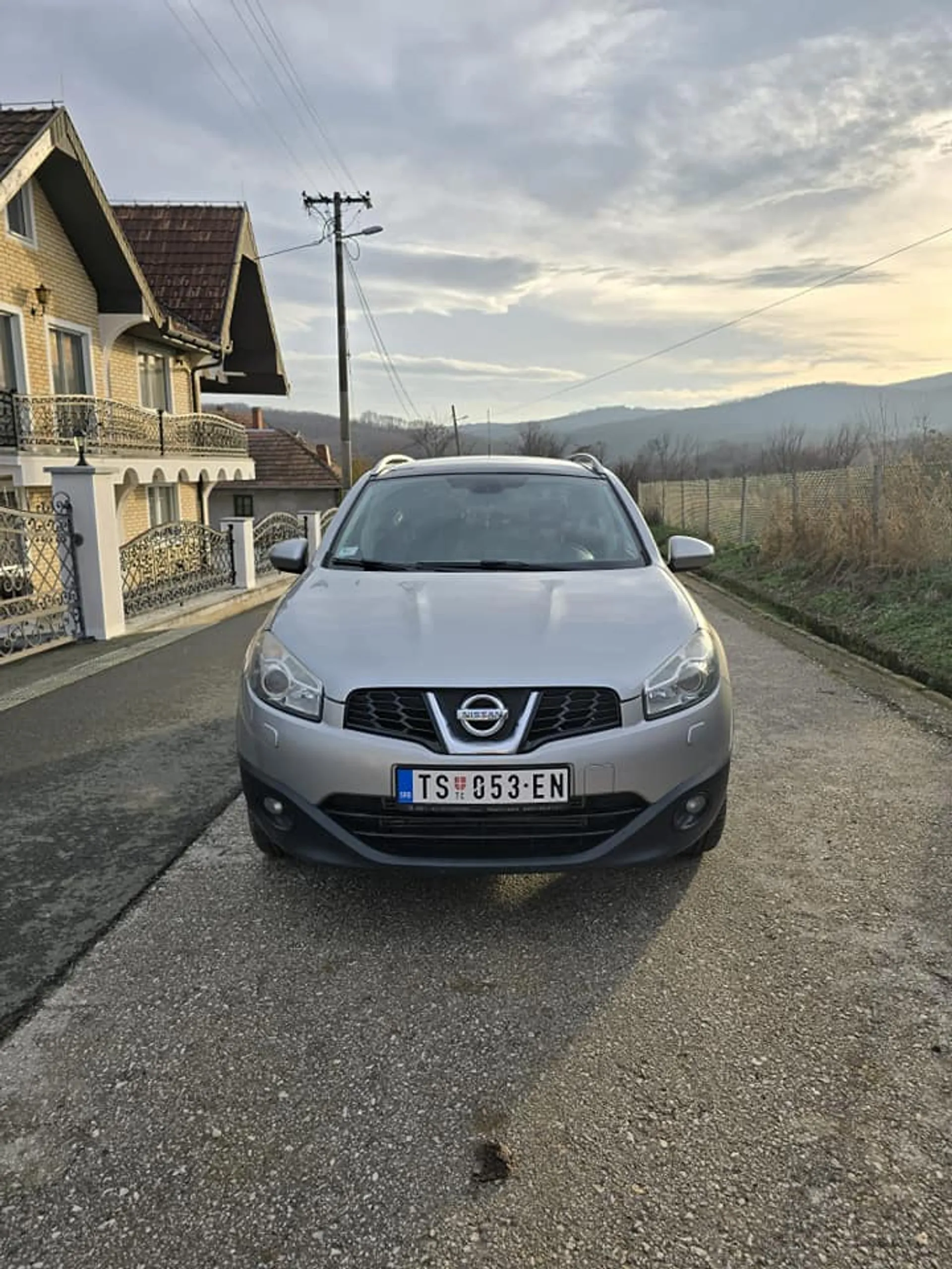 Nissan Qashqai + 2 8.300 € Dizel, 2010 god. Polovni automobili, polovan auto, prodajem auto na sajtu za polovne automobile prodajemauto.rs