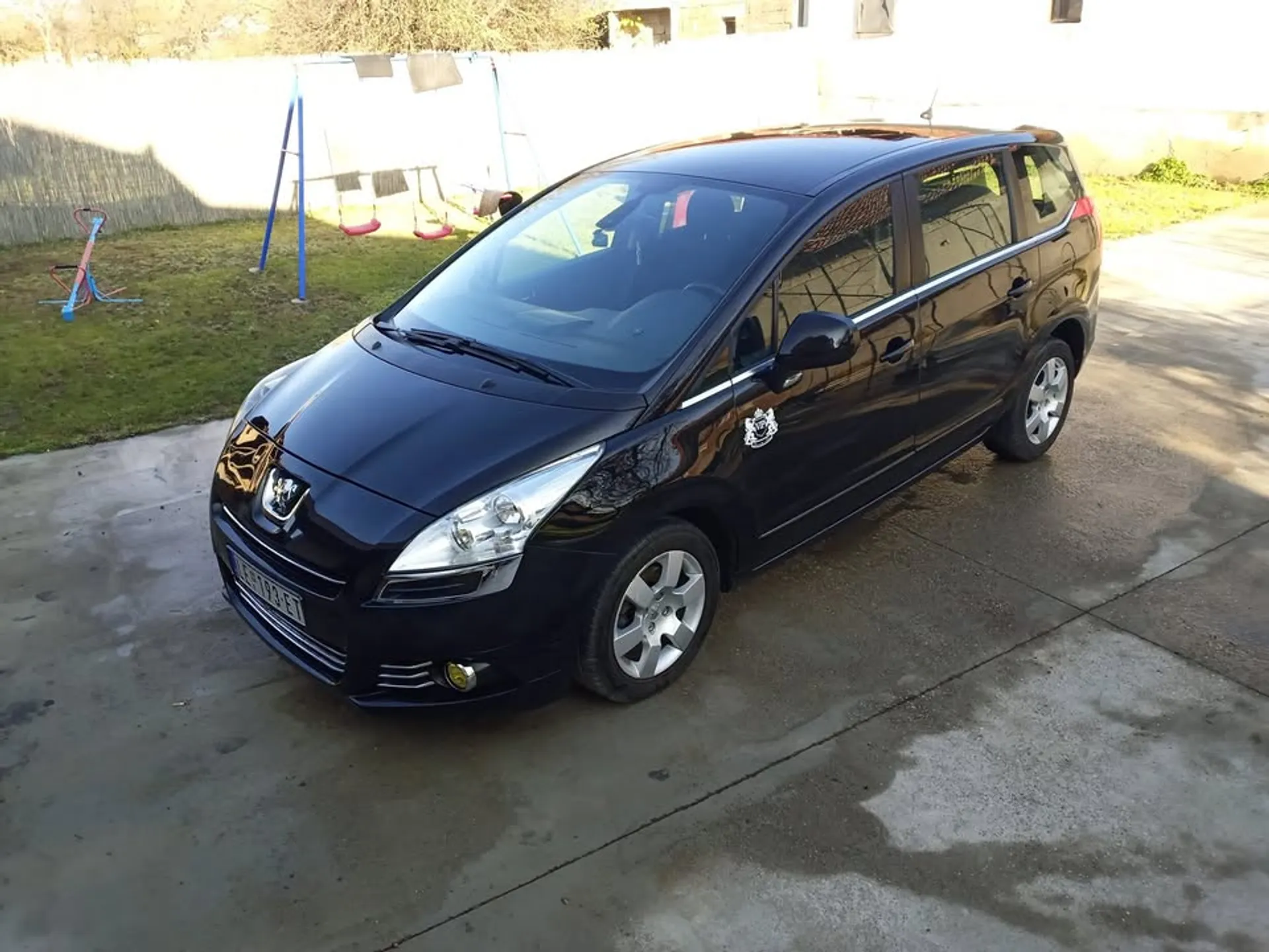 Peugeot 5008 1.6 E-HDI E.u.r.o 5 5.700 € Dizel, 2011 god. Polovni automobili, polovan auto, prodajem auto na sajtu za polovne automobile prodajemauto.rs