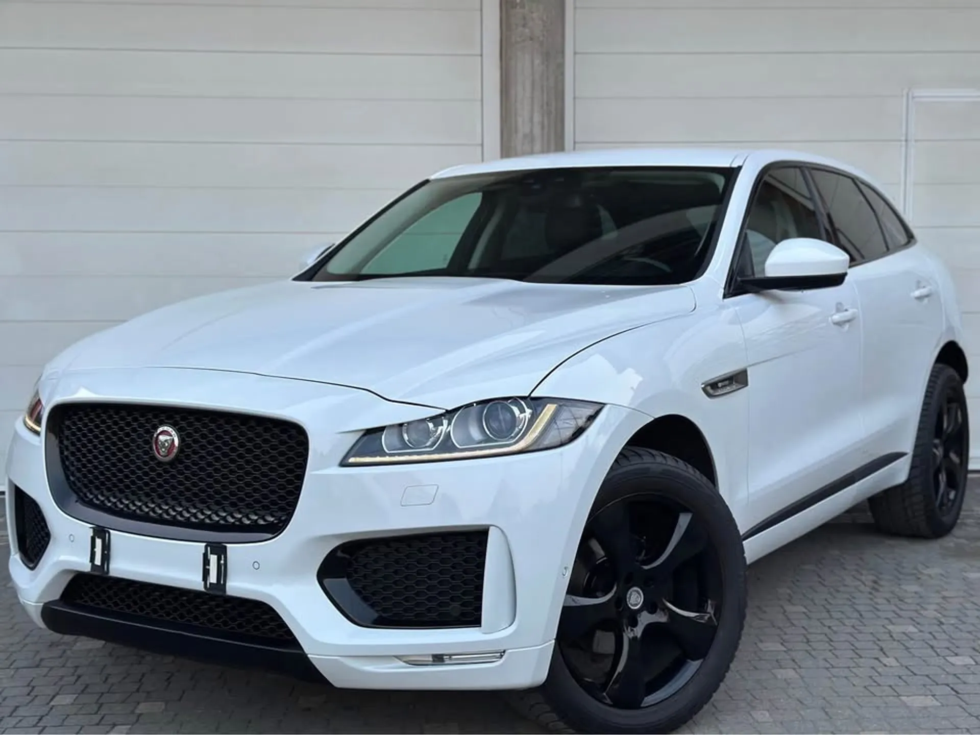 Jaguar F-Pace 2.0d R-SPORT DYNAMIC 25.000 € Dizel, 2017 god. Polovni automobili, polovan auto, prodajem auto na sajtu za polovne automobile prodajemauto.rs