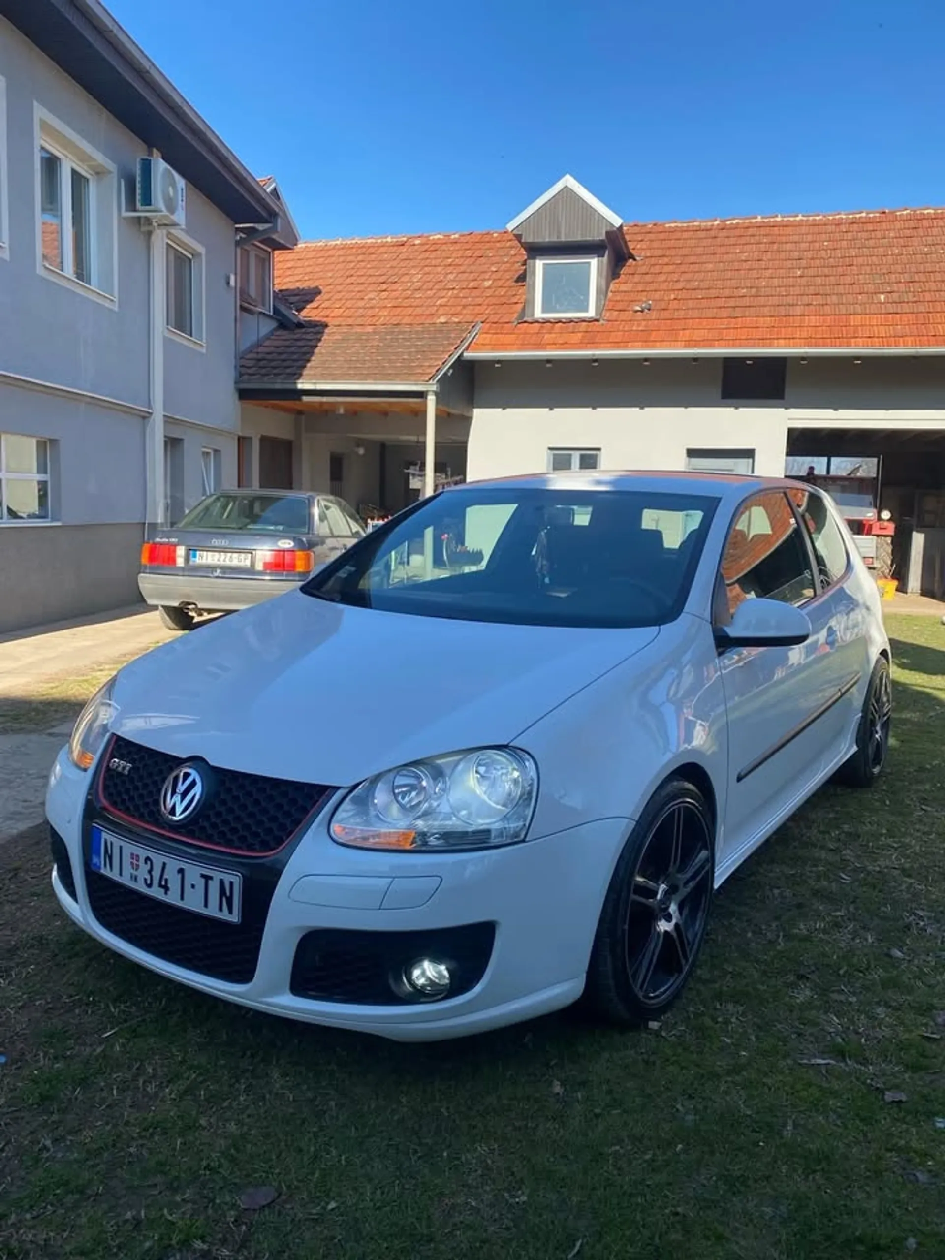 Volkswagen Golf 5 1.6 5.000 € Benzin, 2006 god. Polovni automobili, polovan auto, prodajem auto na sajtu za polovne automobile prodajemauto.rs
