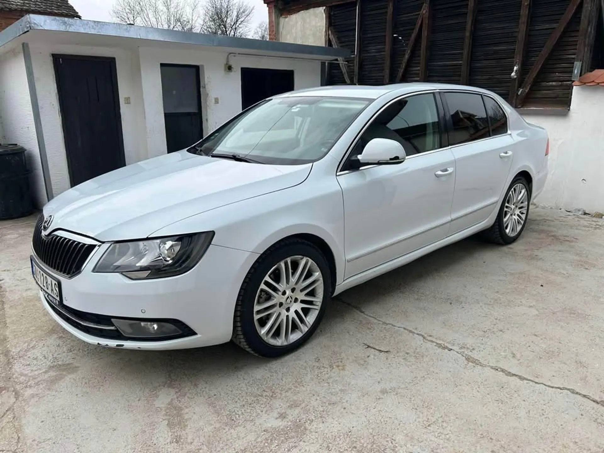 Skoda Superb 4x4 9.900 € Dizel, 2014 god. Polovni automobili, polovan auto, prodajem auto na sajtu za polovne automobile prodajemauto.rs