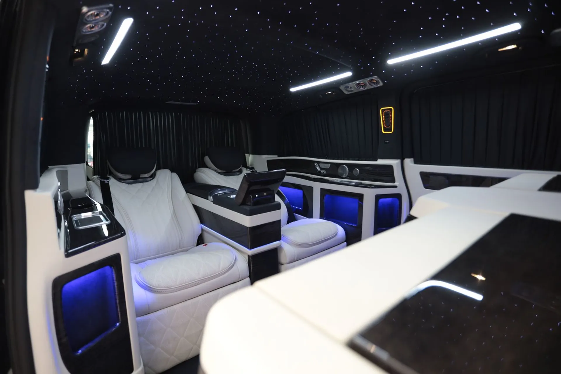 Mercedes-Benz Mercedes-Benz V 300 75.000 € 2018 god. Polovni automobili, polovan auto, prodajem auto na sajtu za polovne automobile prodajemauto.rs