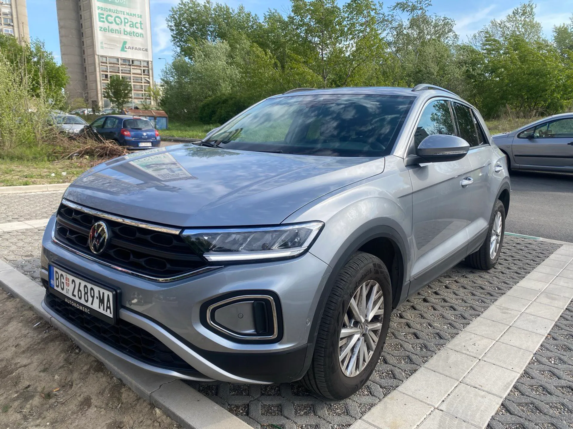 Volkswagen T-Roc 1.5 TSI DSG Life Plus 110 квт 150 л.с. 27.000 € Benzin, 2023 god. Polovni automobili, polovan auto, prodajem auto na sajtu za polovne automobile prodajemauto.rs
