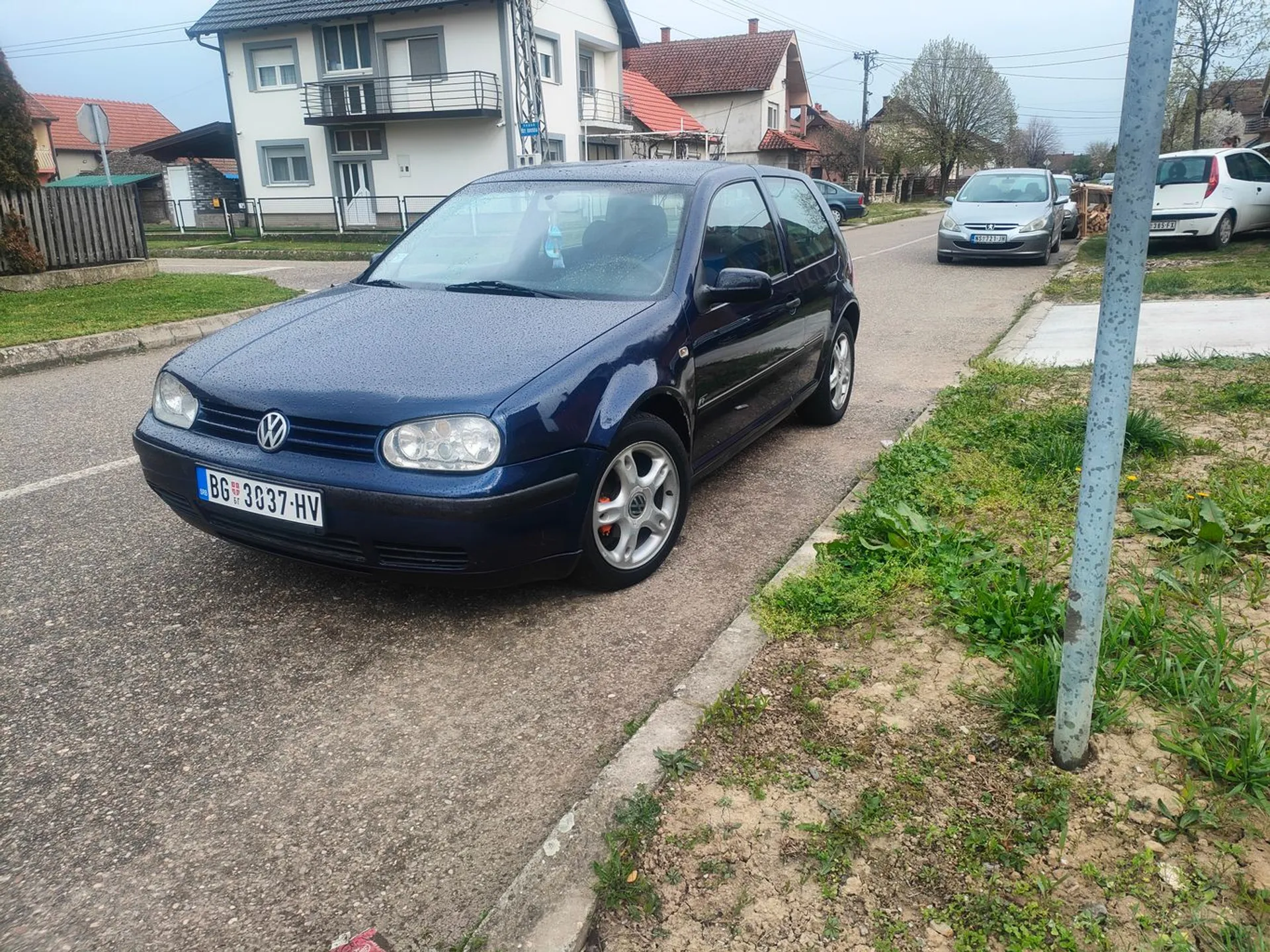Volkswagen Golf 4 1.4 /16 v 1.299 € Benzin, 2001 god. Polovni automobili, polovan auto, prodajem auto na sajtu za polovne automobile prodajemauto.rs