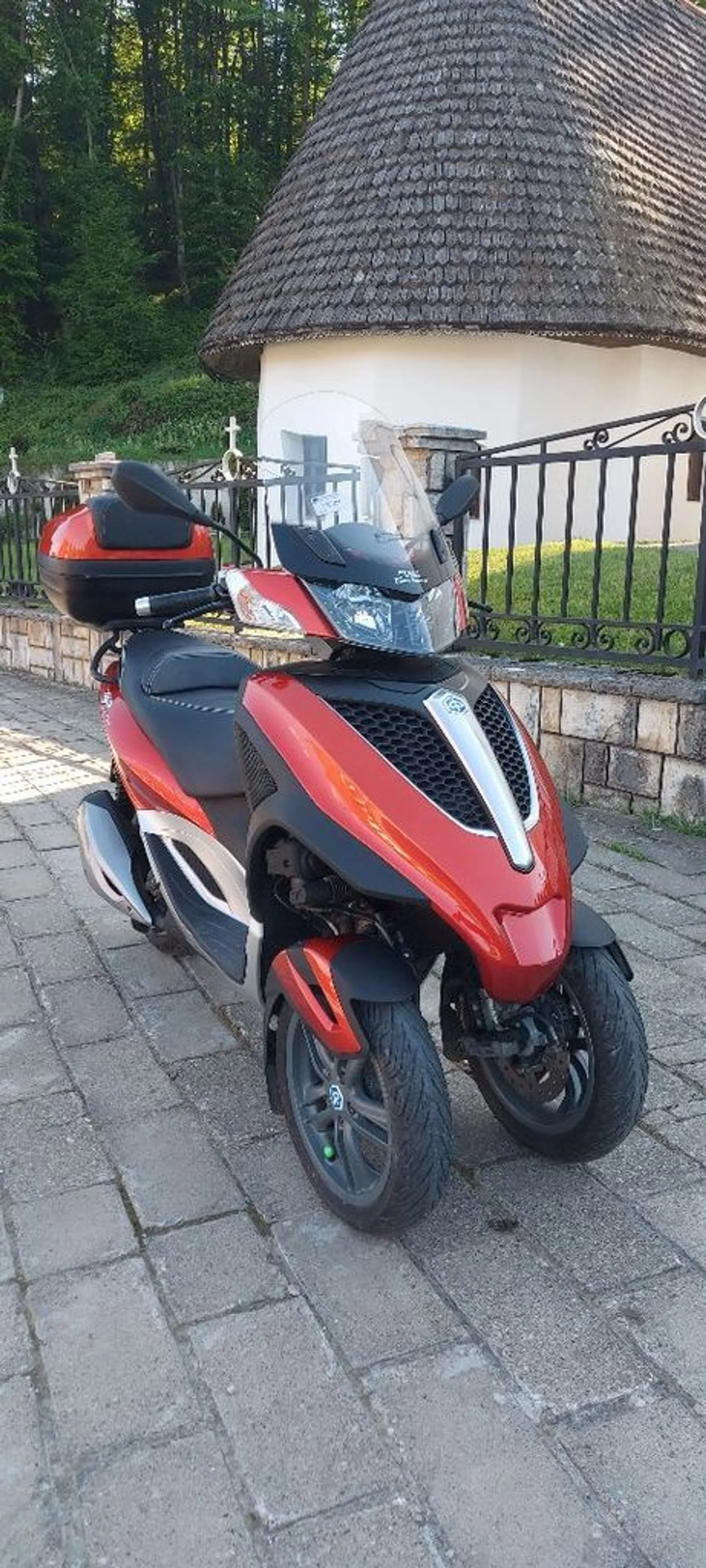 Piaggio Yourban Mp3 300 ie 3.990 € 2011 god. Polovni automobili, polovan auto, prodajem auto na sajtu za polovne automobile prodajemauto.rs