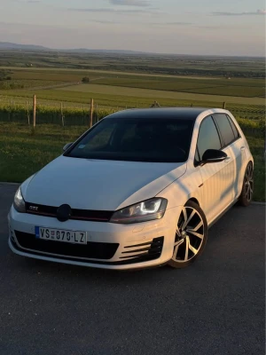 Polovni automobili - Volkswagen Golf 7 Golf 7 GTI / Akrapovic 2015. godište 18.000 € Benzin, 2015 god.