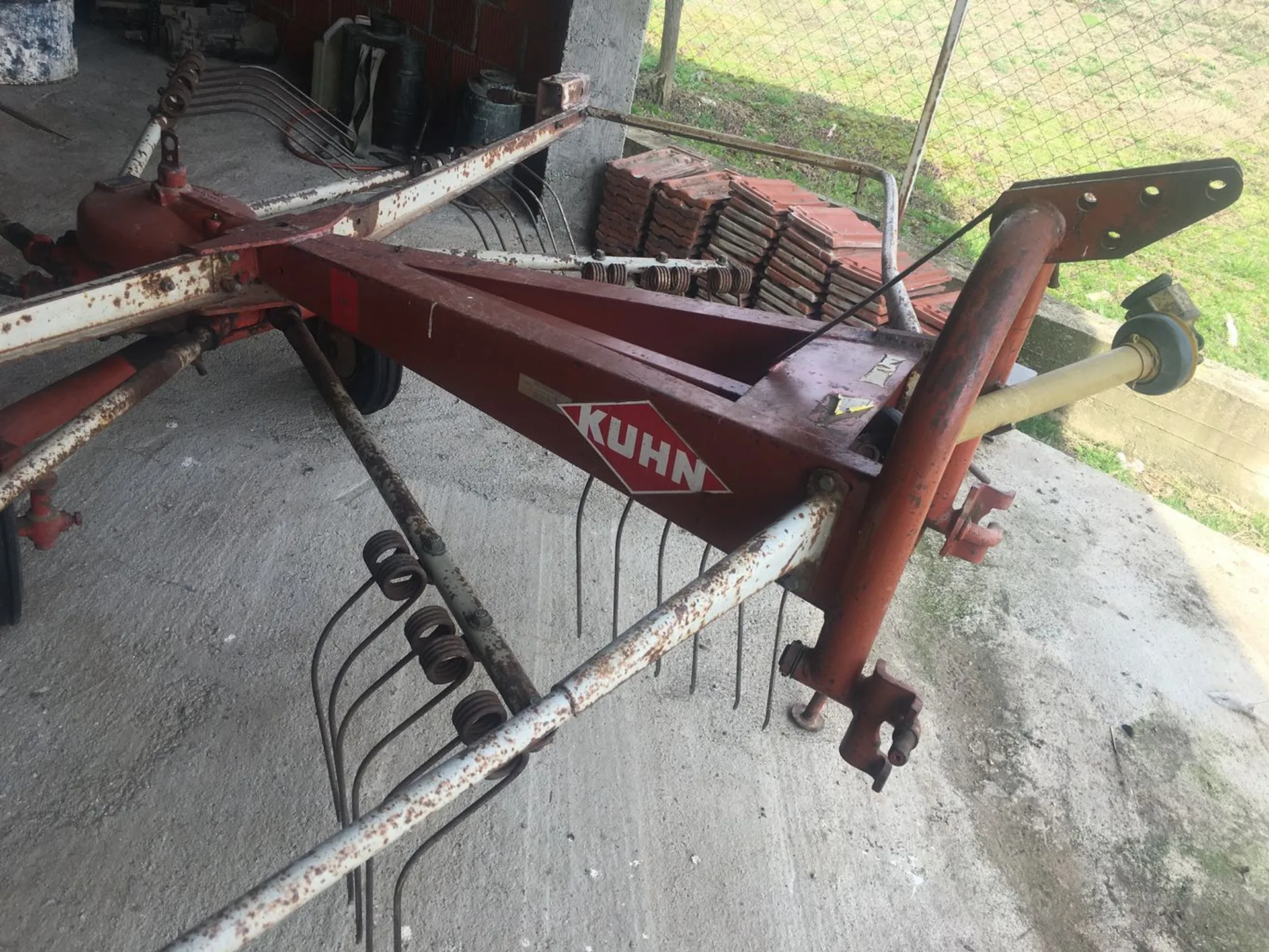 Kuhn GA300G 1990 god. Polovni automobili, polovan auto, prodajem auto na sajtu za polovne automobile prodajemauto.rs