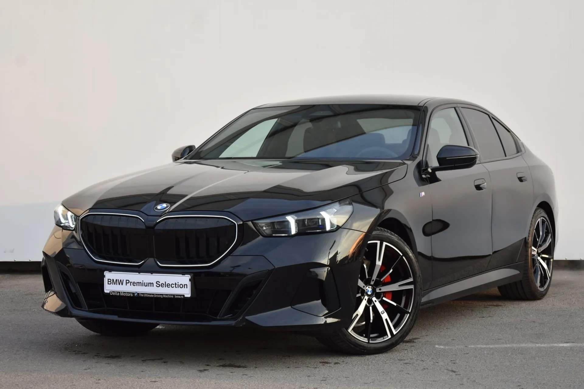 BMW 520 d xDrive M Pake 77.990 € Dizel, 2024 god. Polovni automobili, polovan auto, prodajem auto na sajtu za polovne automobile prodajemauto.rs