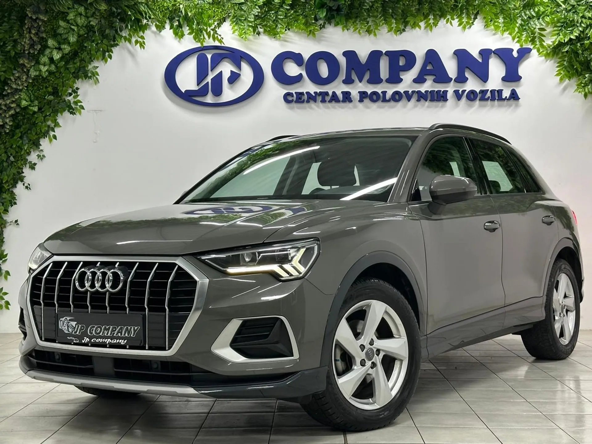 Audi Q3 2.0 TDI BUSINESS AUT 26.990 € Dizel, 2020 god. Polovni automobili, polovan auto, prodajem auto na sajtu za polovne automobile prodajemauto.rs