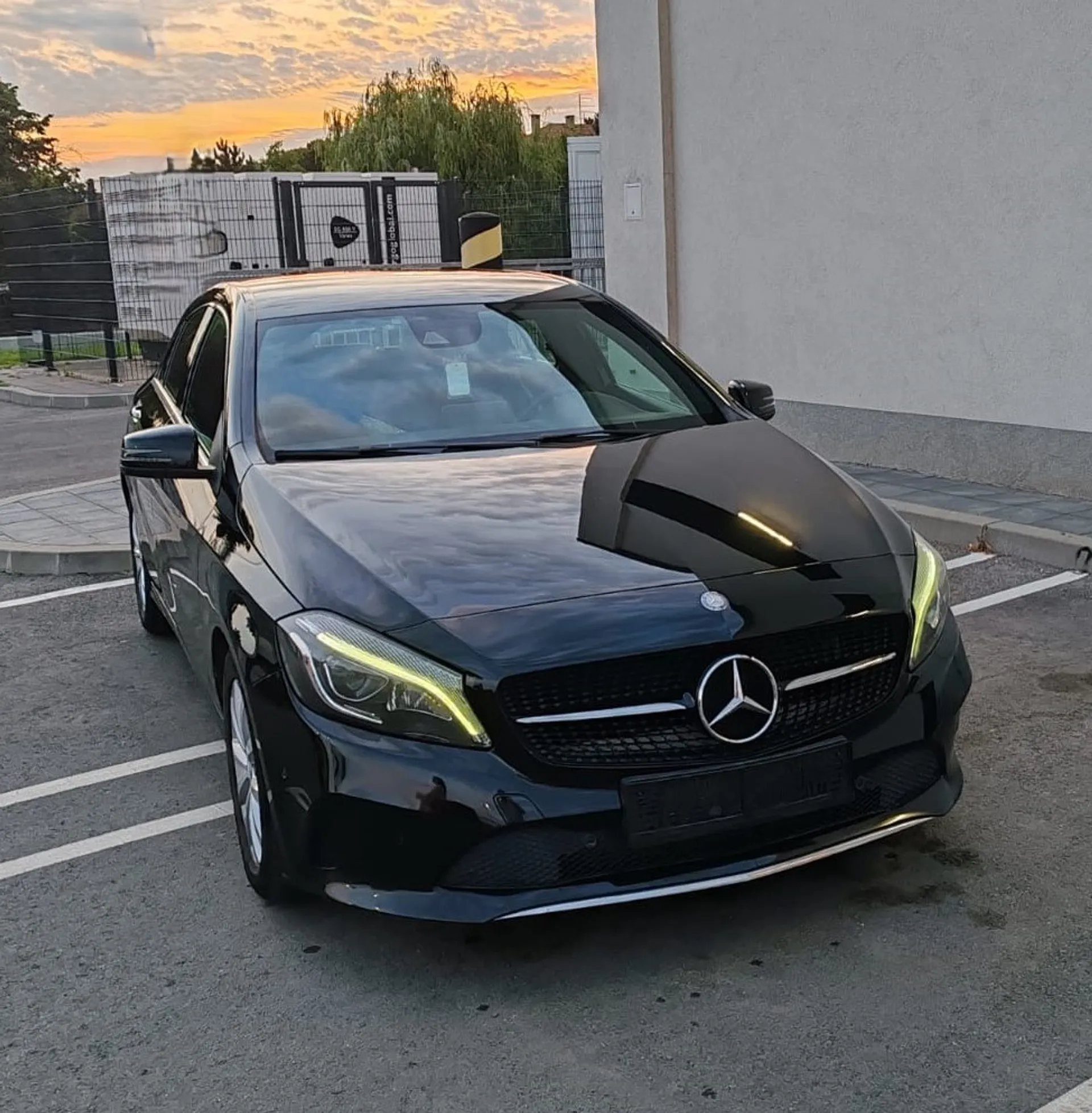 Mercedes-Benz A 180 A 180 - NIGHT BLACK - 1.6 122 k.s AUTOMATIK 14.300 € Benzin, 2016 god. Polovni automobili, polovan auto, prodajem auto na sajtu za polovne automobile prodajemauto.rs