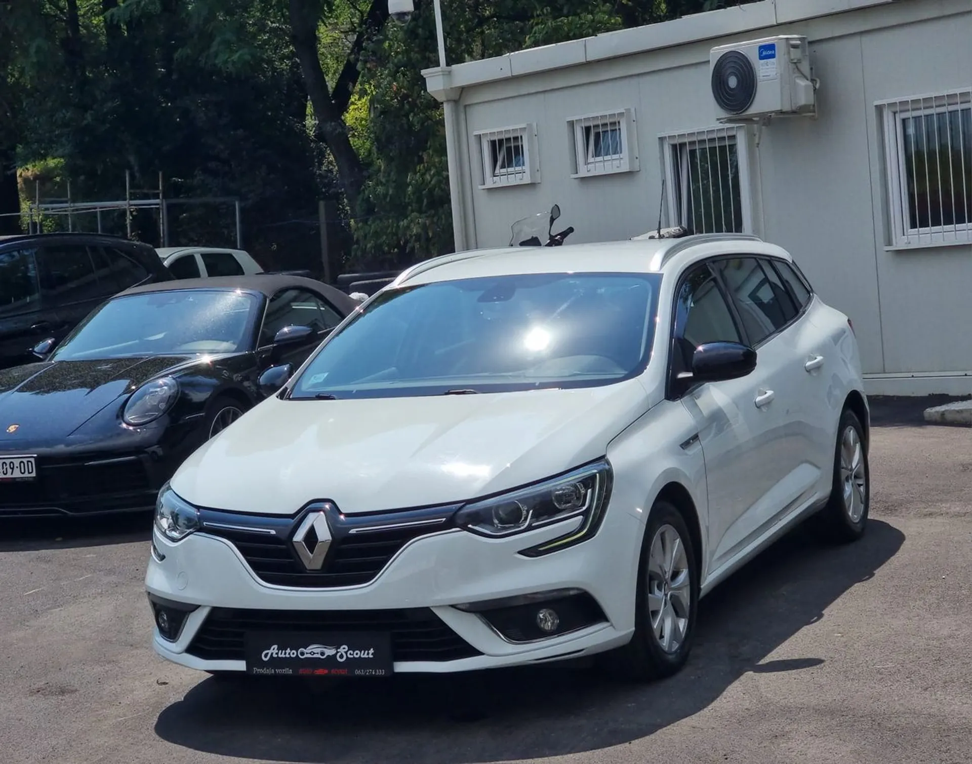 Renault Megane 1.5 DCI Limited 8.900 € Dizel, 2020 god. Polovni automobili, polovan auto, prodajem auto na sajtu za polovne automobile prodajemauto.rs
