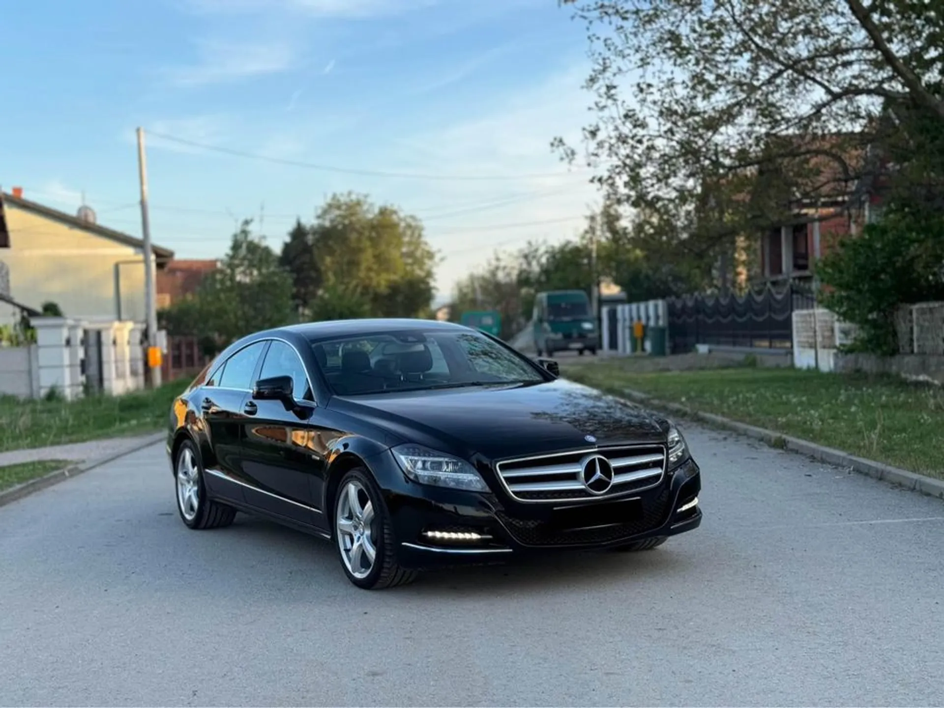 Mercedes-Benz CLS  class 250 Mercedes Benz CLS 250 BlueEfficiency 17.000 €  Polovni automobili, polovan auto, prodajem auto na sajtu za polovne automobile prodajemauto.rs